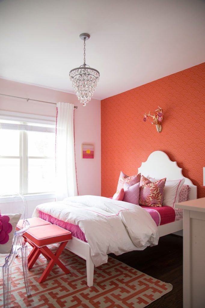 tween girl bedroom, tween girl coral and pink bedroom, gift bedroom, caitlin wilson pillows, serena and lily wallpaper