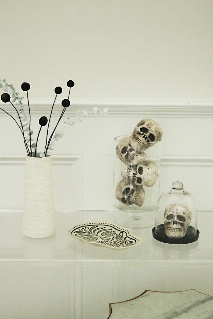 modern_halloween_decorations_skeleton