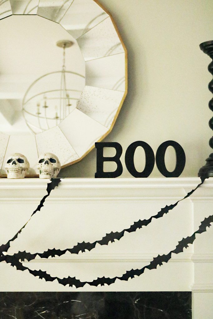 modern_halloween_mantle_decorations boo black and white