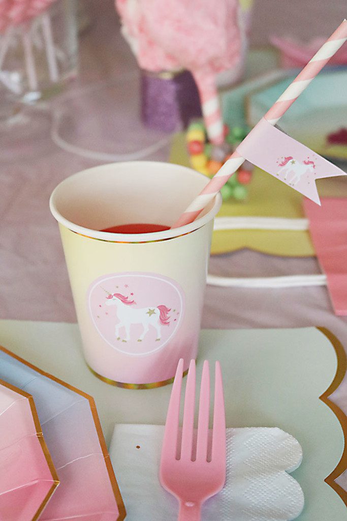 unicorn-birthday-party-cup-with-straw-flags