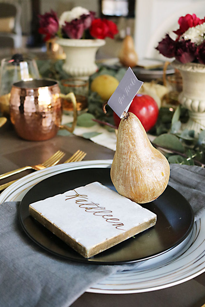 farm-to-table-thanksgiving-table-with-name-place-card