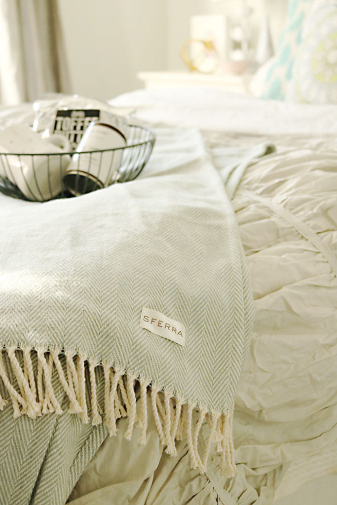 guest-bedroom-sferra-throw-blanket