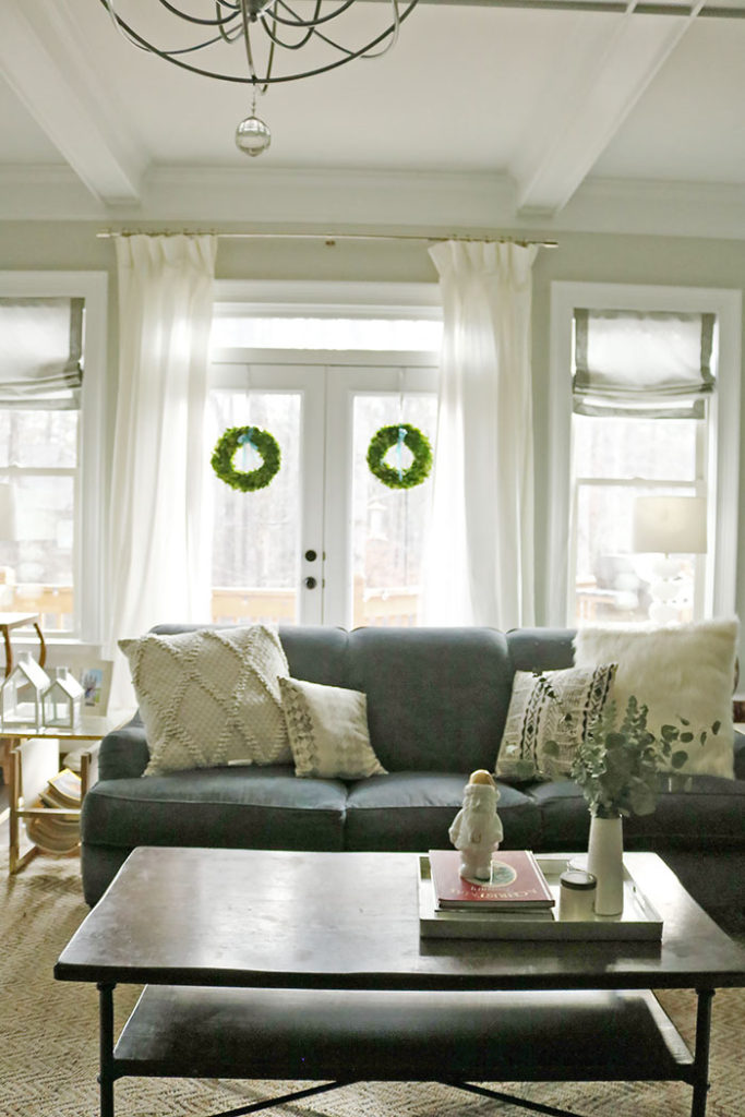 christmas-decorations-wreaths-behind-sofa
