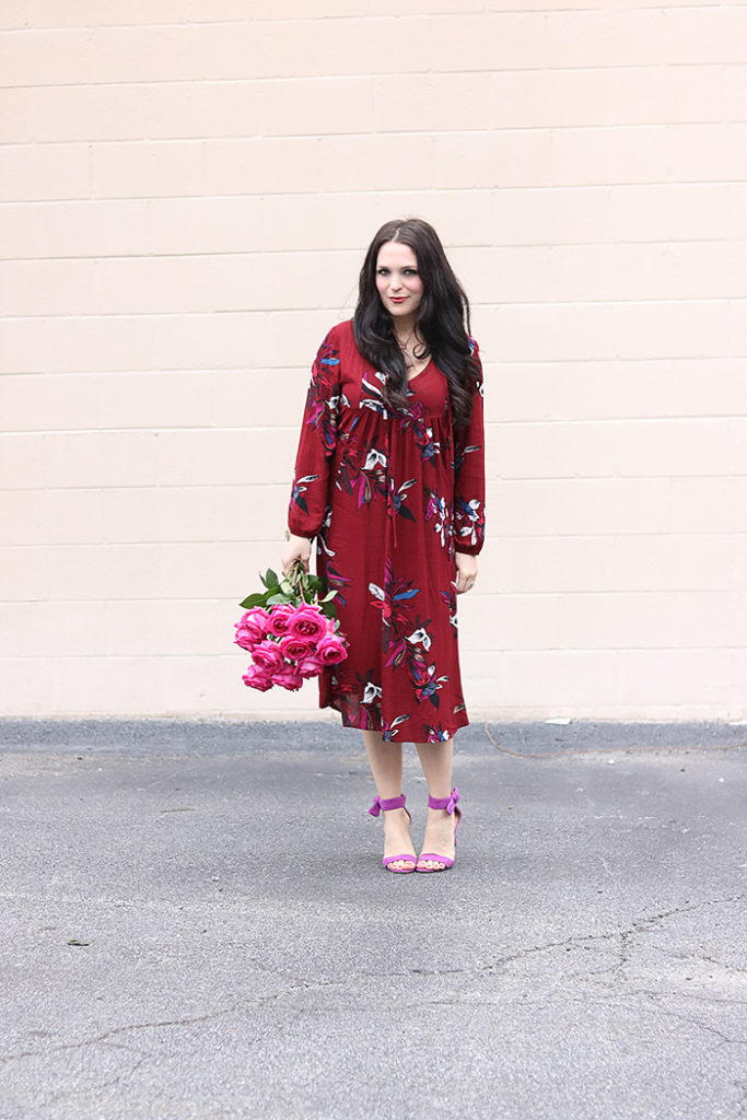 valentines day boho chic outfit, valentines outfit for women, floral dress for valentines day, copper theory dress, free people dress, pink roses, romantic feminine outfit for Valentines day date night, galentines outfit