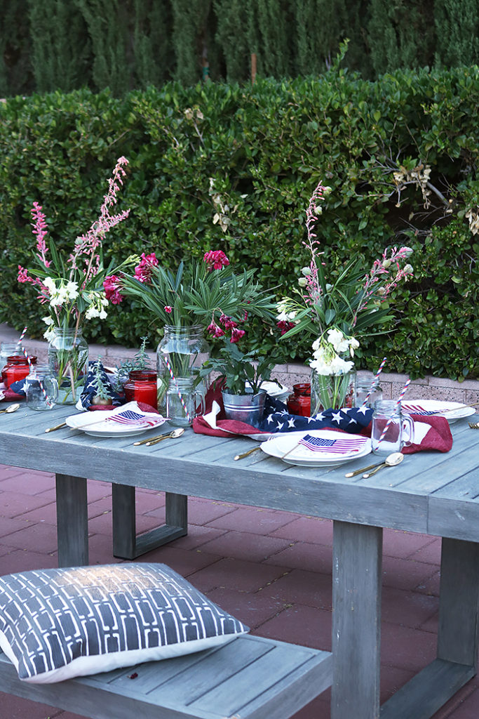 fourth of july tablespace, red white and blue tablespace, desert flowers, fourth of july entertaining, barbecue, table decorations