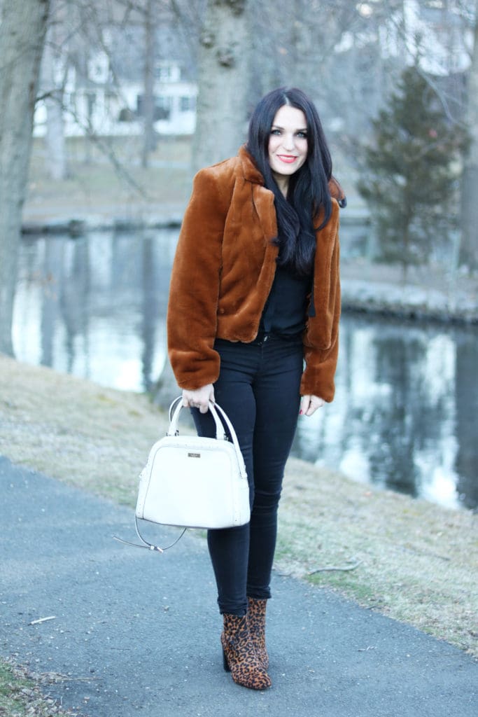 These are the best faux-fur coats that I am loving right now especially with this cold cold winter weather.  It makes it for a great winter outfit.  || Darling Darleen