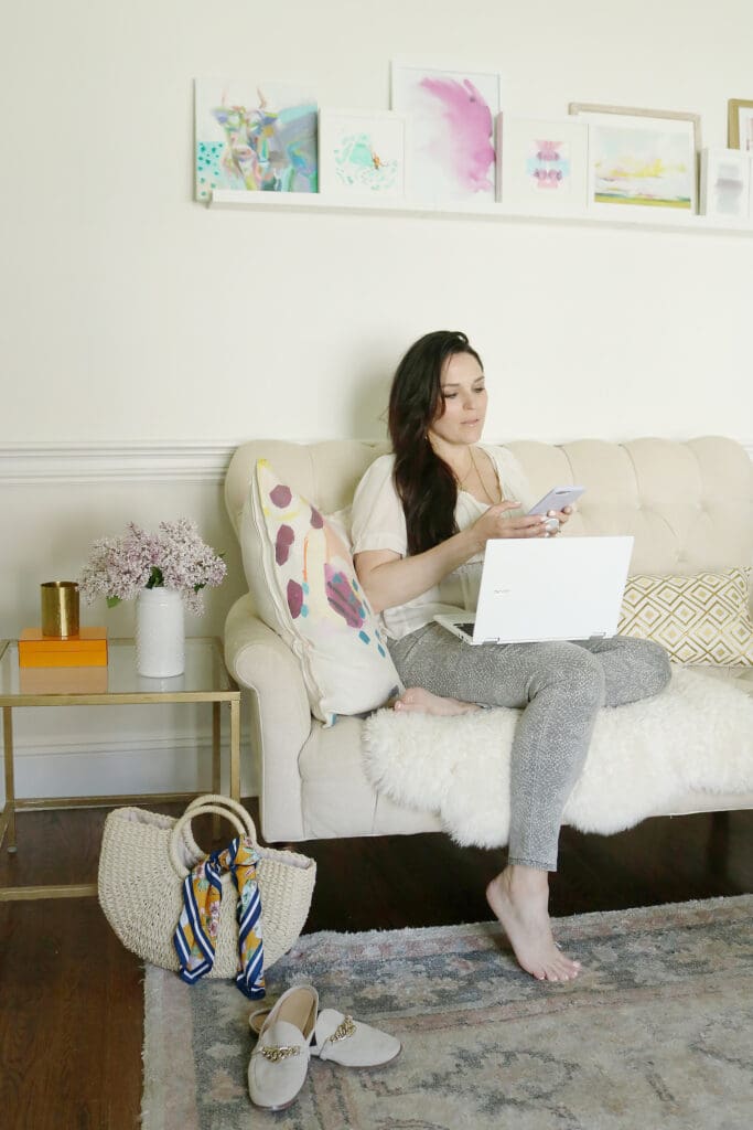 Tips on reducing the effects of screen time and still enjoy the quality of life || Darling Darleen Top Connecticut Lifestyle Blogger 