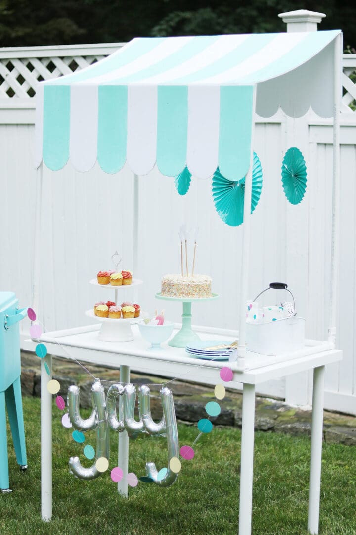 Make this DIY Scallop Table Top for your next lemonade stand or ice cream stand or birthday party!  Giving all the details and the instructions!  || Darling Darleen Top Lifestyle Blogger #darlingdarleen #DIYparty #lemonadestand #icecreamstand #Scallopcanopy