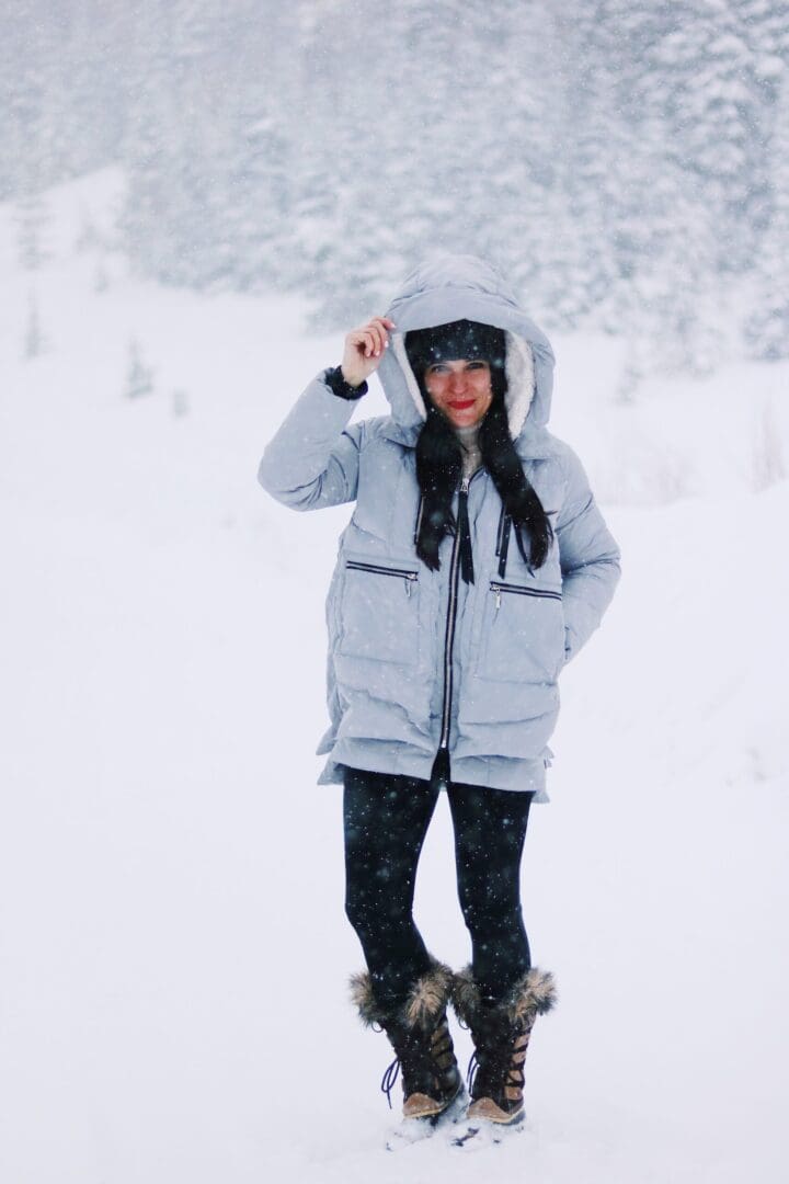 Our Utah Winter Travel Guide is out! Sharing what to Pack and where to Go for a Utah Winter Adventure. Our top 5 winter adventures!  || Darling Darleen Top CT Lifestyle Blogger  