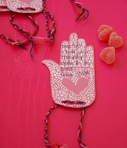 Valentine Friendship Bracelet + download