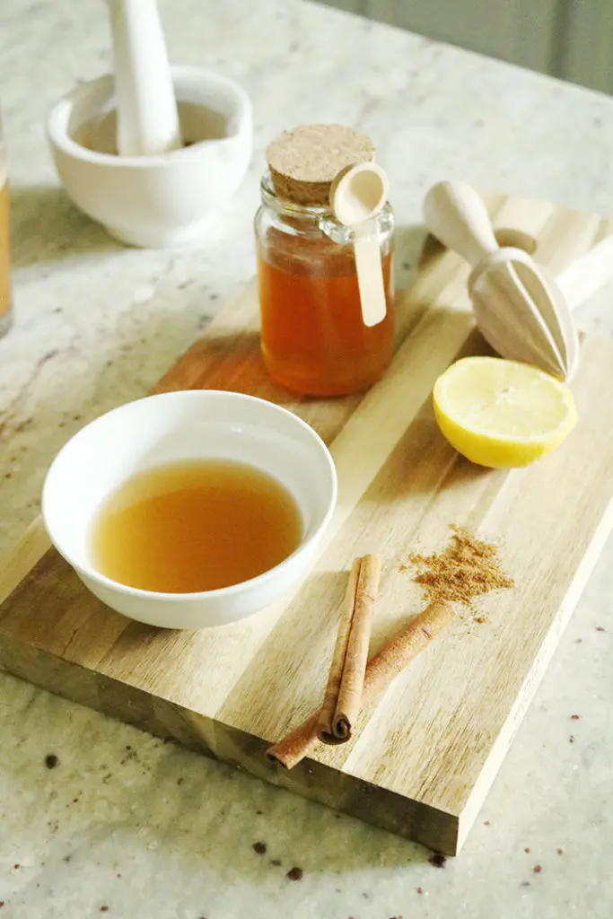 apple-cider-vinegar-lemon-honey-cinnamon