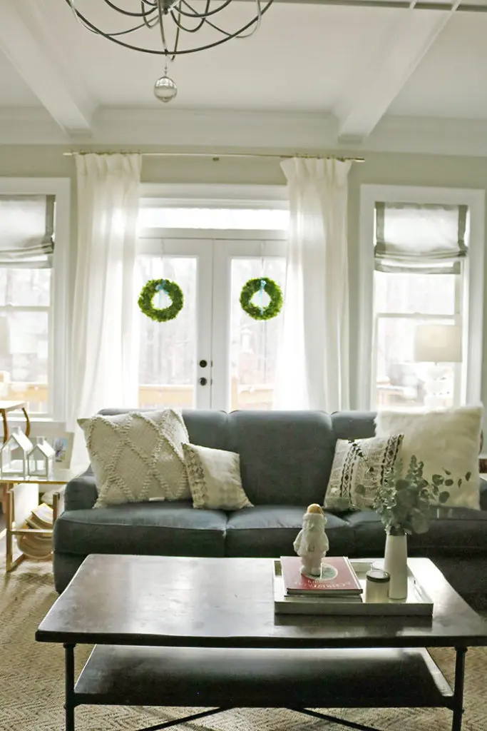 christmas-decorations-wreaths-behind-sofa