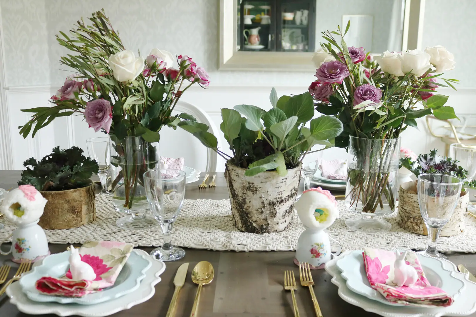 Garden-Inspired Easter Table with Sugar Easter Eggs || Darling Darleen