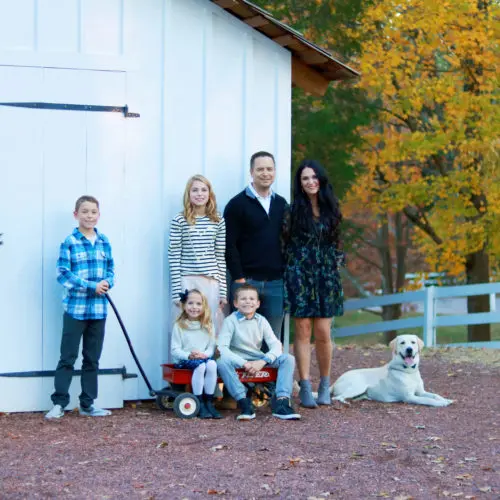 10 Tips to Styling Your Family Pictures