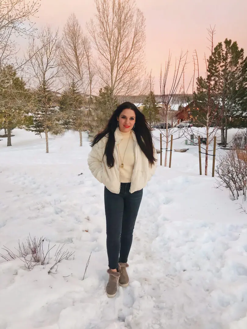 Our Utah Winter Travel Guide is out! Sharing what to Pack and where to Go for a Utah Winter Adventure. Our top 5 winter adventures!  || Darling Darleen Top CT Lifestyle Blogger  