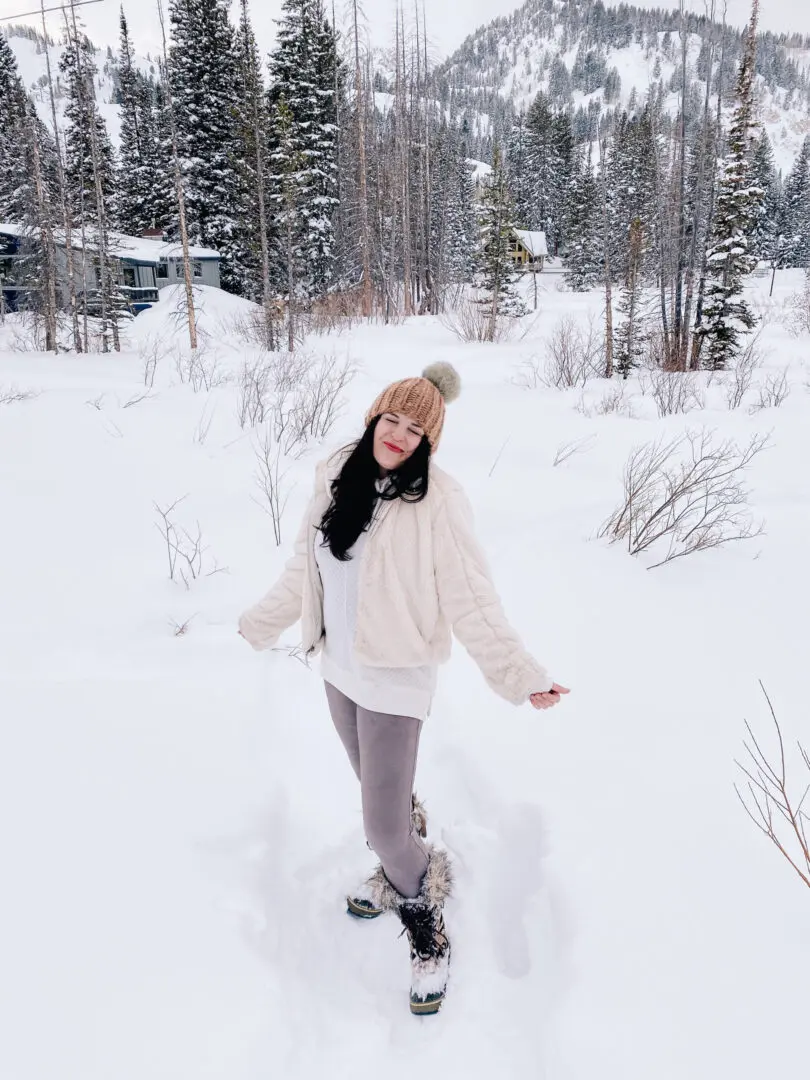 Make sure to Wear the Proper Winter Boots When you Go Out to Play in the Snow.  Sharing a few of my favorite winter snow boots. || Darling Darleen Top CT Lifestyle Blog #winterboots #darlingdarleen