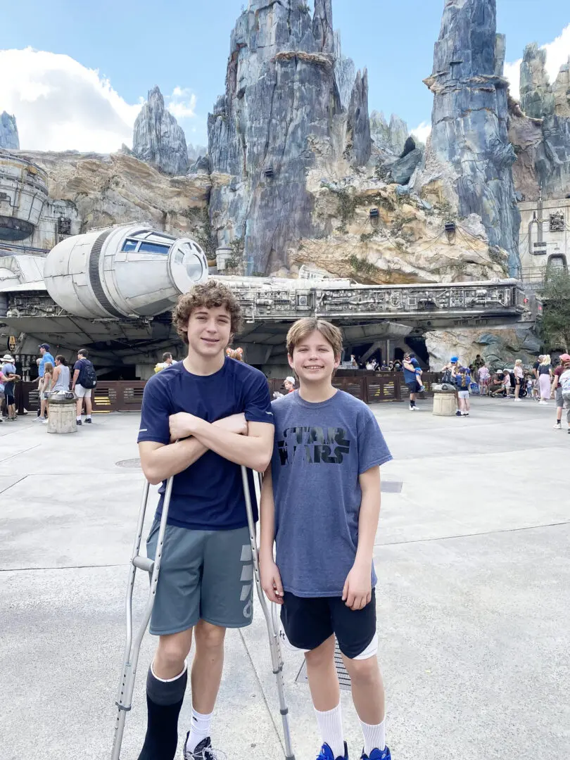 Disney and Universal with Big Kids making the best day with park hopper and fast passes or Lightening Passes || Darling Darleen Top Lifestyle CT Blogger #disneyworld #universalstudios 