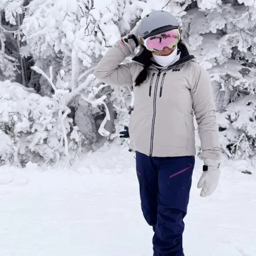 The Ultimate Guide to Women’s Ski & Snowboard Clothing