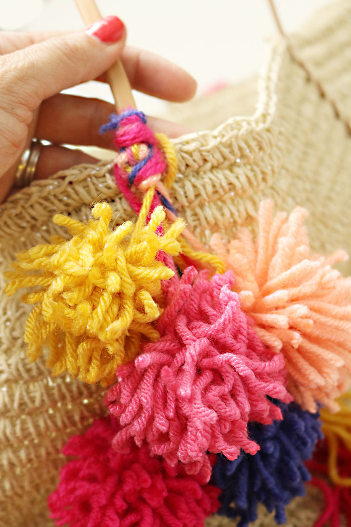 DIY Pom Pom Bag Darling Darleen A Lifestyle Design Blog