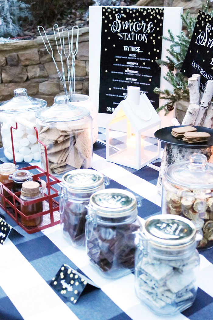 Outdoor S'mores Bar + FREE Printables - Darling Darleen | A Lifestyle ...