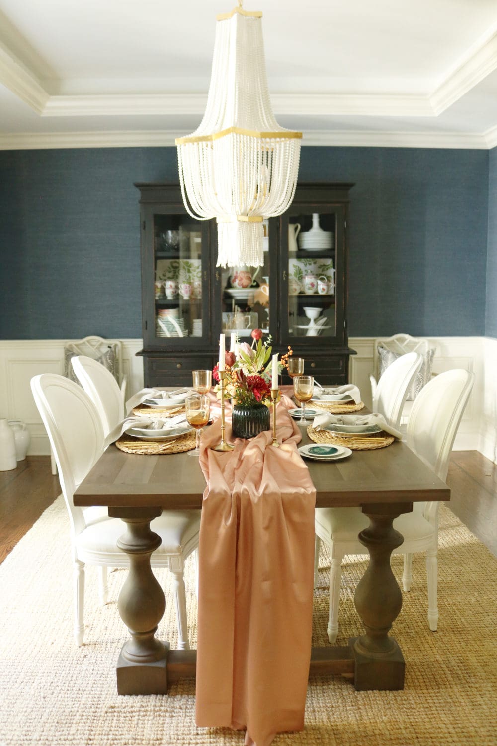 Elegant + Moody Thanksgiving Table Setting - Darling Darleen | A ...