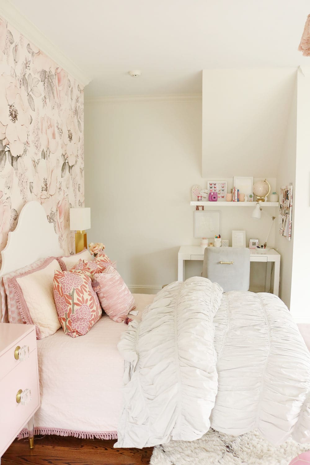 Teen Girl Boho Bedroom - Darling Darleen | A Lifestyle Design Blog