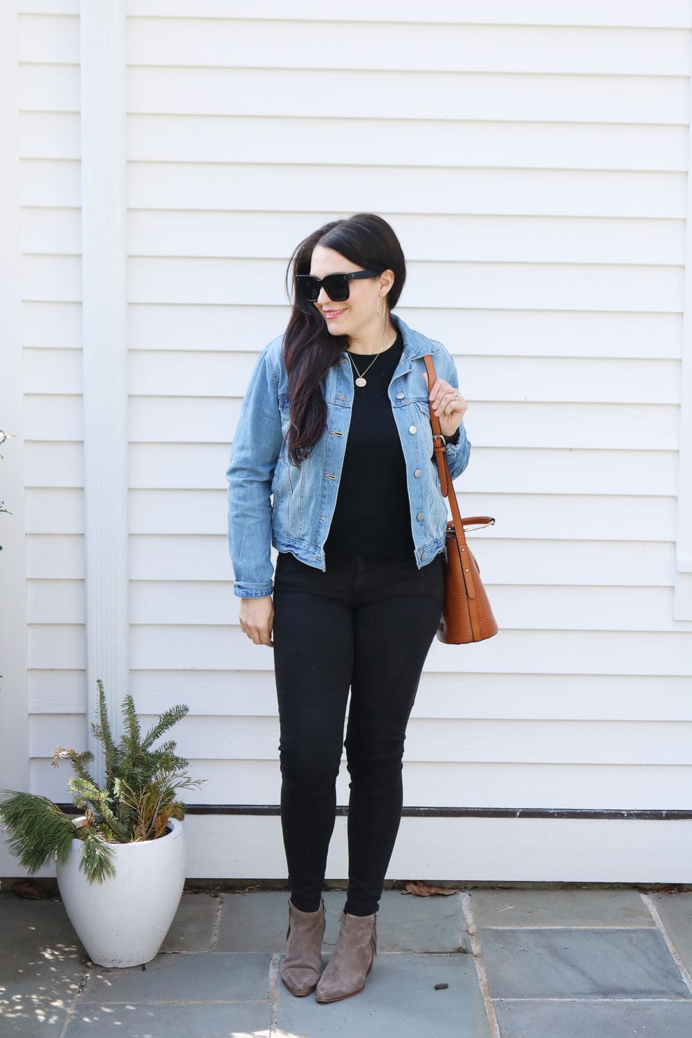 4 Jean Jacket Outfit Ideas - Darling Darleen | A Lifestyle Design Blog