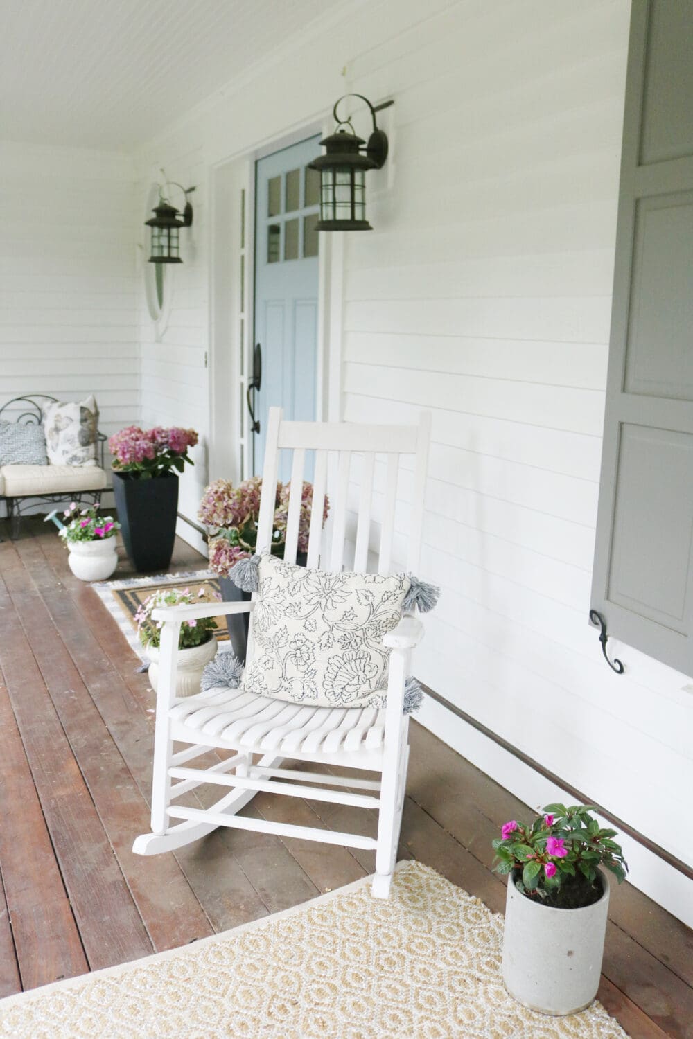 7 Easy Simple Curb Appeal Ideas - Darling Darleen | A Lifestyle Design Blog