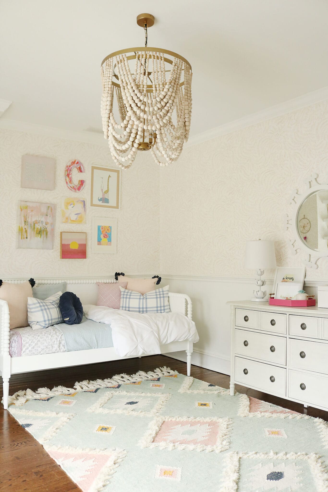 Light Blue pink Girls Bedroom - Darling Darleen | A Lifestyle Design Blog