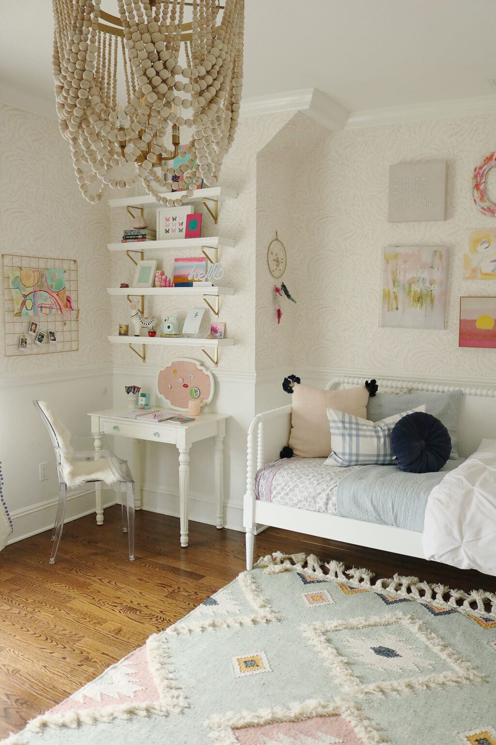 Light Blue pink Girls Bedroom - Darling Darleen | A Lifestyle Design Blog