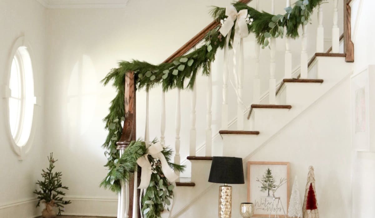 Christmas Fresh Or Faux Greenery Darling Darleen A Lifestyle Design   Fresh Greens Christmas Feature 