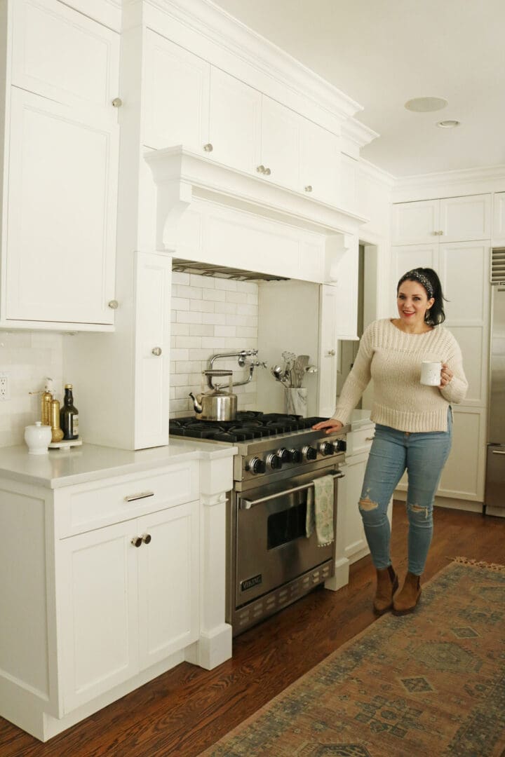 https://www.darlingdarleen.com/wp-content/uploads/2022/02/kitchen-must-haves-standing-in-kitchen-scaled.jpg