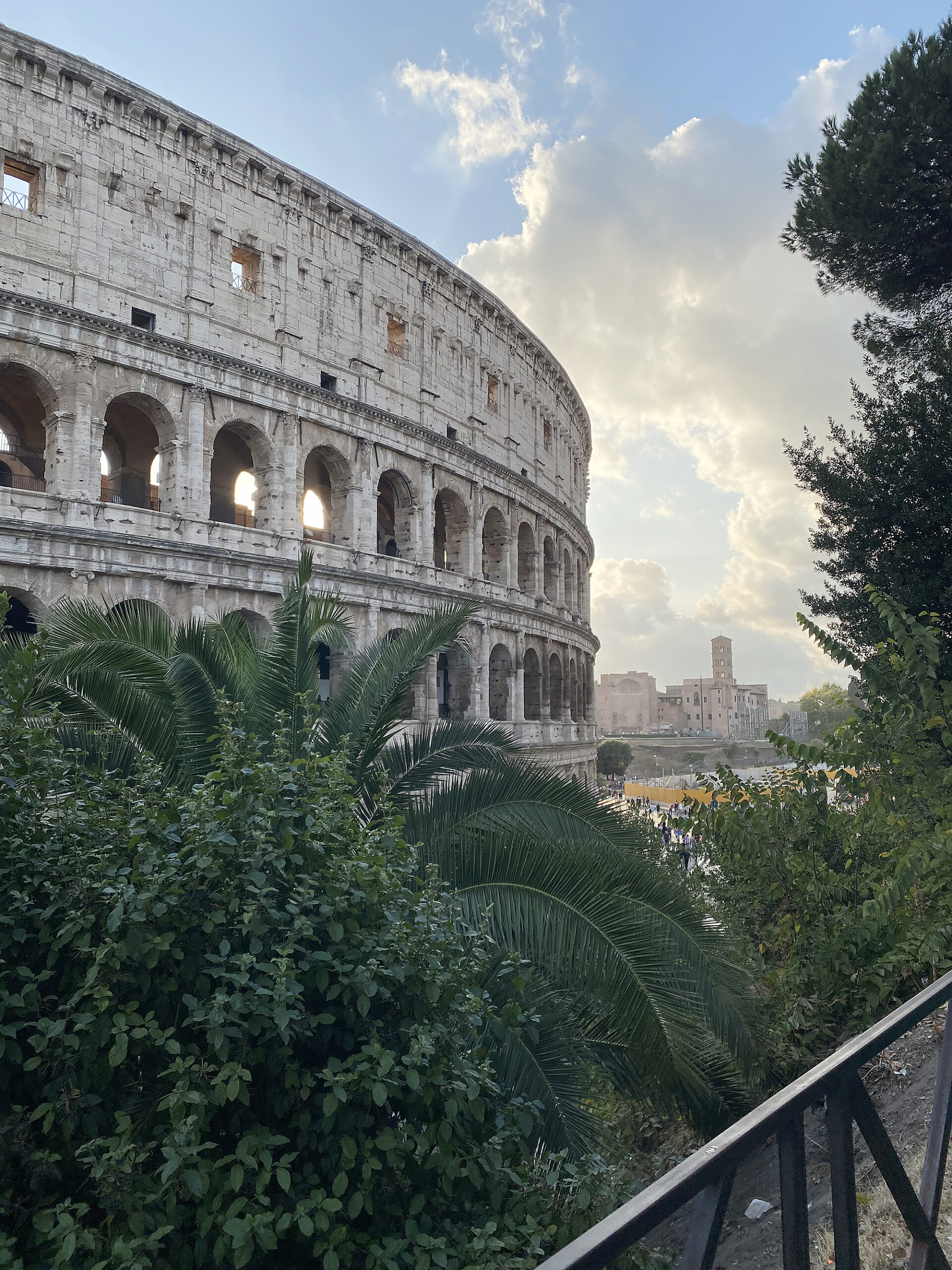 10-day Italy Itinerary that covers Rome Colosseum. So much history along with the best tour guides! || Darling Darleen Top CT Lifestyle Blogger