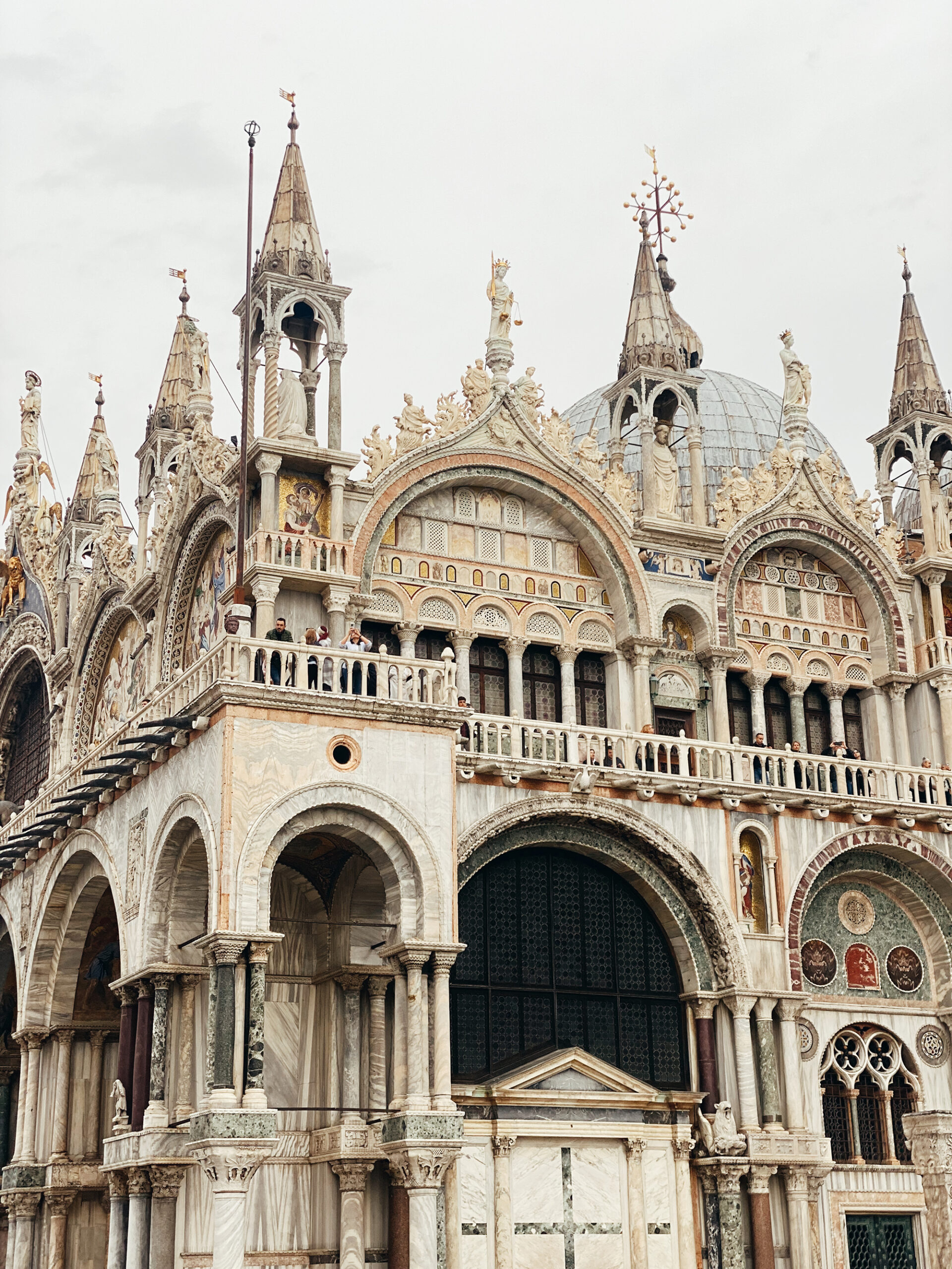 Italy Itinerary that covers Venice Doge Palace. So much history along with the best tour guides! || Darling Darleen Top CT Lifestyle Blogger